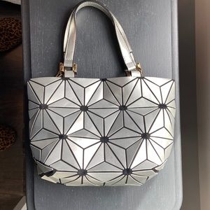 Fun Silver handbag with removable crossbody strap
